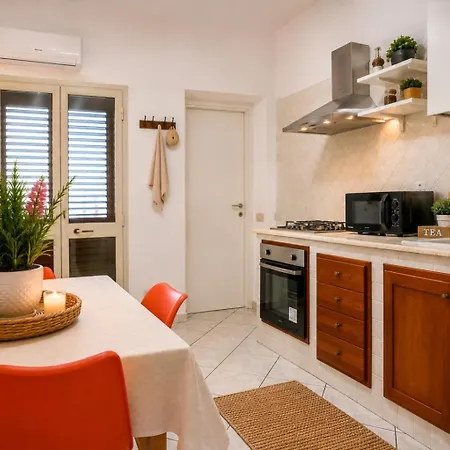 Happie Casa Stazione Appartement *